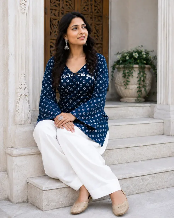 Navy_Blue_Pure_Cotton_Readymade_Kurti_With_White_Bottom_Set