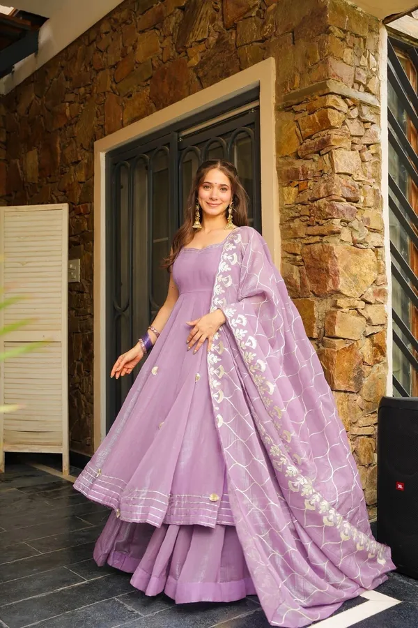 Lavender_White_Embroidered_Dupatta_Soft_Crunchy_Chiffon_Readymade_Anarkali_Suit