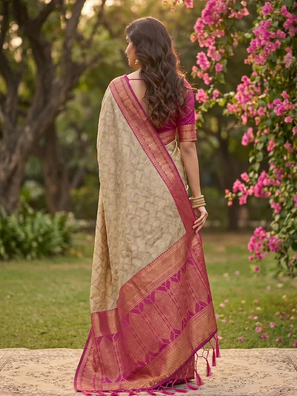 Ethnivo_Beige_Magenta_Traditional_Woven_Border_Cotton_Saree_Default_Title