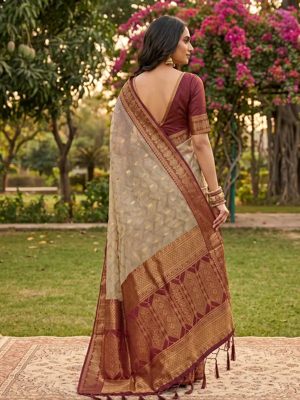Ethnivo_Beige_Maroon_Traditional_Woven_Border_Cotton_Saree_Default_Title