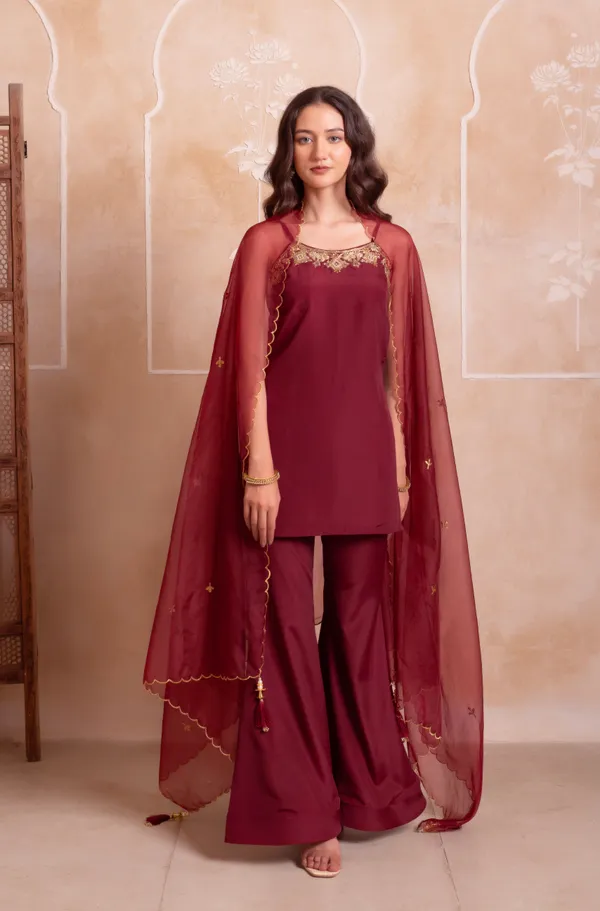 Wine_Crepe_Designer_Noodle_Strap_Co_Ord_Set_With_Gold_Embroidered_Border