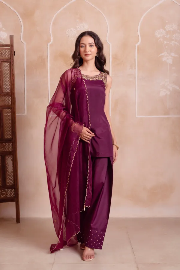 Wine_Purple_Crepe_Embroidered_Straight_Suit_Set_With_Organza_Dupatta