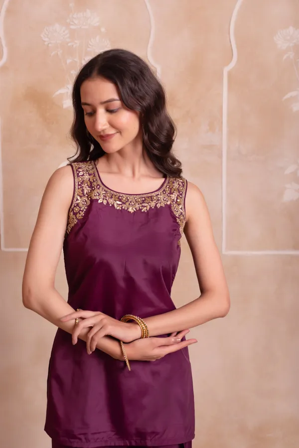 Wine_Purple_Crepe_Embroidered_Straight_Suit_Set_With_Organza_Dupatta
