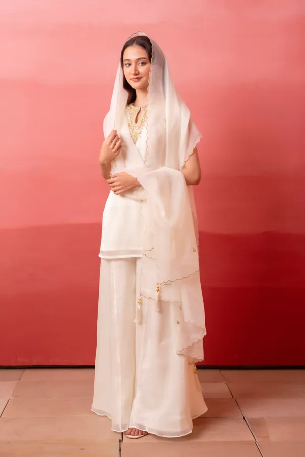 Ethnivo_Ivory_Organza_Palazzo_Suit_With_Golden_Scalloped_Border