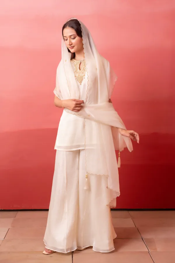 Ethnivo_Ivory_Organza_Palazzo_Suit_With_Golden_Scalloped_Border