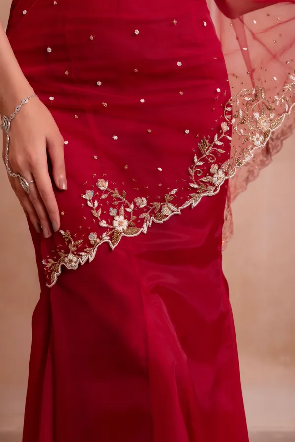 Ethnivo_Wine_Red_Organza_Party_Wear_Lehenga_Choli_With_Golden_Embroidered_Border
