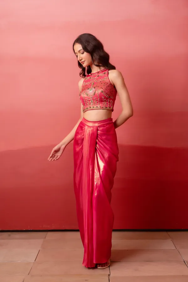 Hot_Pink_Crepe_Indo_Western_With_Scalloped_Embroidered_Border