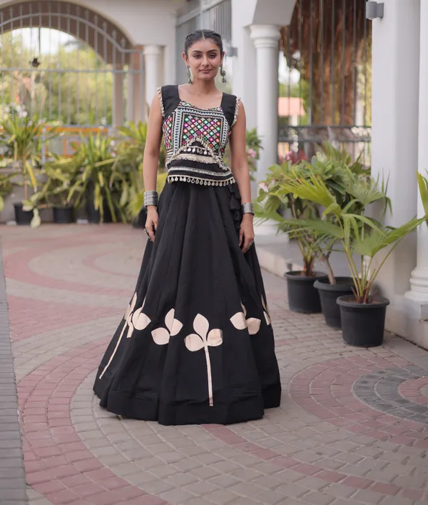Ethnivo_Black_Roman_Silk_Lehenga_With_Cream_Floral_Border_Default_Title
