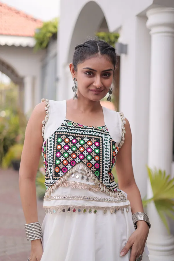 Ethnivo_Ivory_White_Roman_Silk_Lehenga_With_Cream_Floral_Border_Default_Title