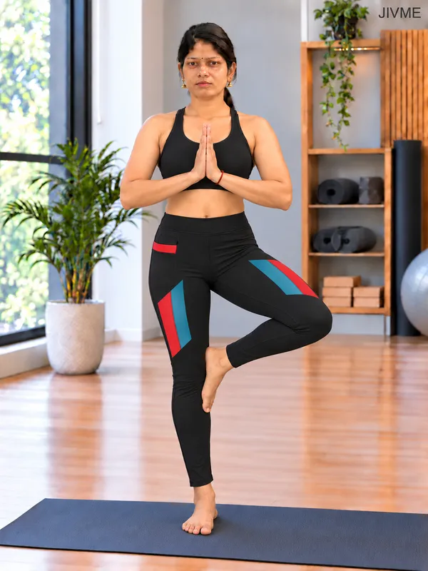 Black_Geometric_Print_Active_Leggings_for_Women