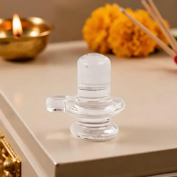 _Transparent_Crystal_Shivling_for_Puja_|_Sphatik_Shivling_for_Home_Temple_Decorative_Showpiece__-__4_cm_(Silver,_Clear)