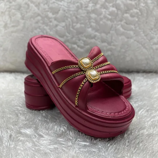 Cherry_Eva_Chain_Pearl_Embellished_Platform_Sliders_For_Women
