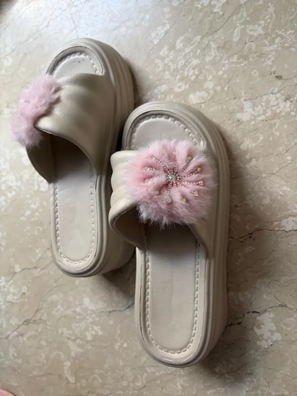 Cream_Eva_Plush_Floral_Slip_On_Platform_Slippers_For_Women