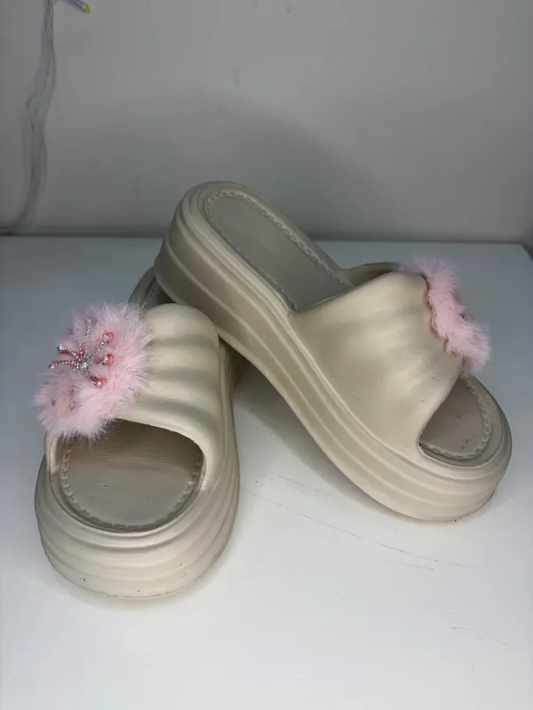 Cream_Eva_Plush_Floral_Slip_On_Platform_Slippers_For_Women