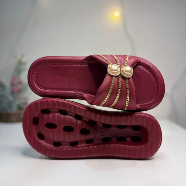 Cherry_Eva_Chain_Pearl_Embellished_Platform_Sliders_For_Women