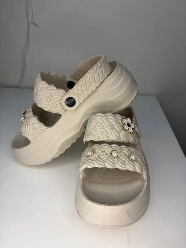 Cream_Eva_Textured_Crossover_Strap_Platform_Sandals_For_Women
