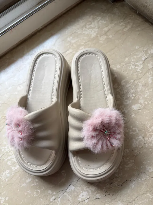 Cream_Eva_Plush_Floral_Slip_On_Platform_Slippers_For_Women