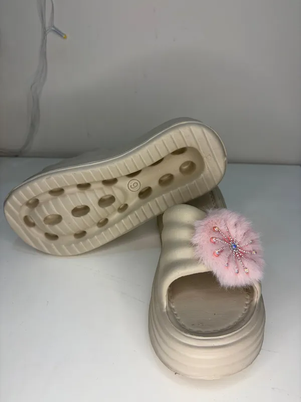 Cream_Eva_Plush_Floral_Slip_On_Platform_Slippers_For_Women