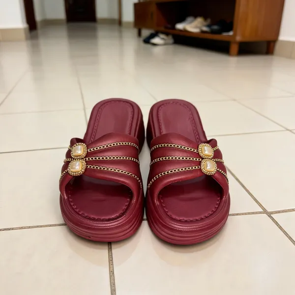 Cherry_Eva_Chain_Pearl_Embellished_Platform_Sliders_For_Women