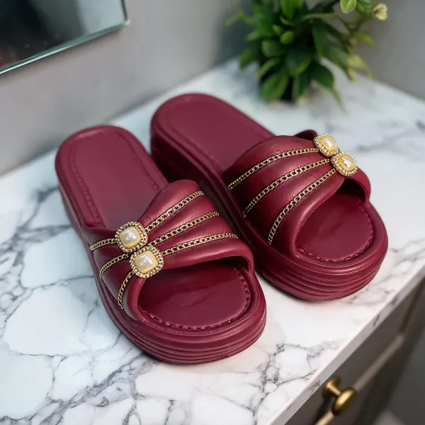 Cherry_Eva_Chain_Pearl_Embellished_Platform_Sliders_For_Women