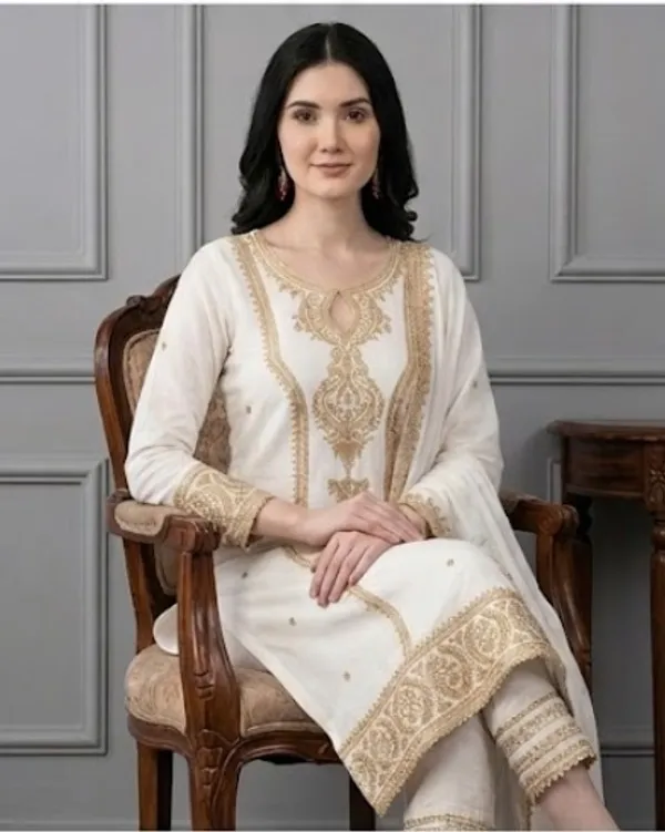 Off_White_Embroidered_Kurta_Set_for_Women