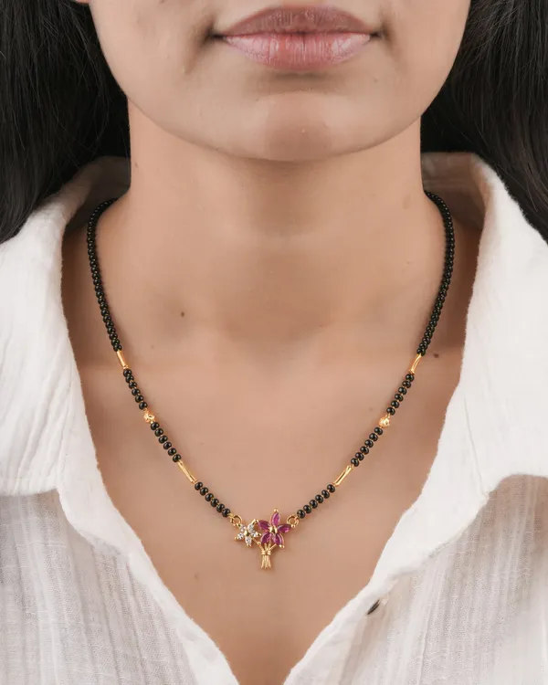 Black_Beaded_Floral_Pendant_Mangalsutra_Necklace