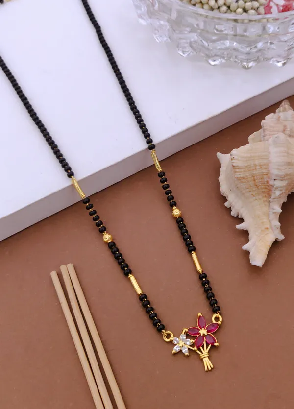 Black_Beaded_Floral_Pendant_Mangalsutra_Necklace