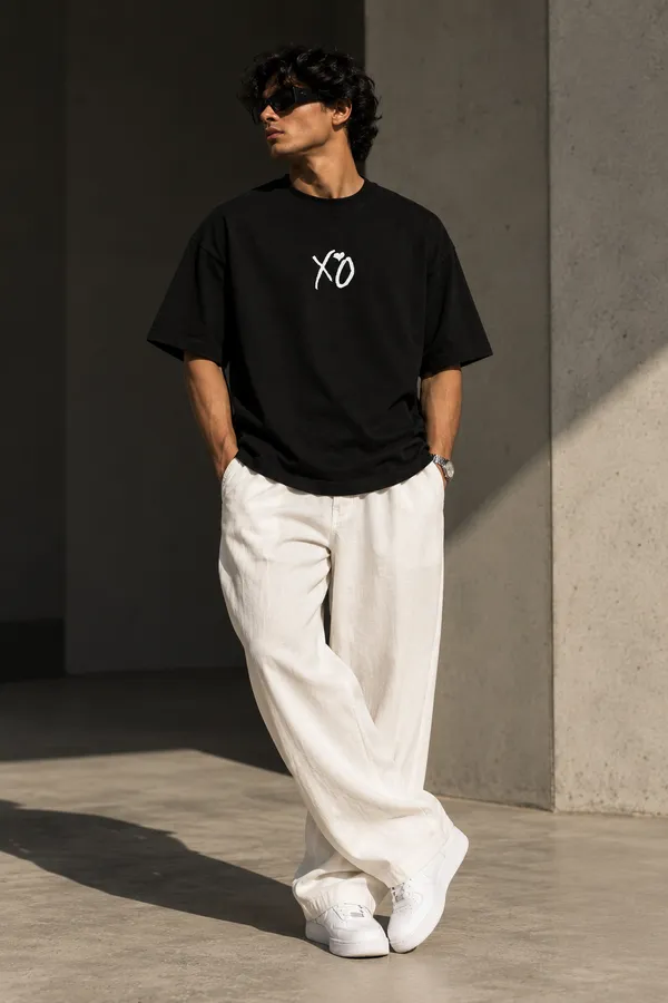 Black_Cotton_Oversized_Xo_Graphic_T-Shirt_For_Unisex