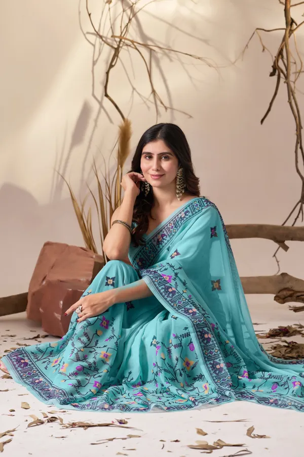 Aasna_Fashion_Women's_Turquoise_Aqua_Blue_Soft_Georgette_Saree_with_Delicate_Digital_Floral_Sprigs_and_Intricate_Tribal_Geometric_Pallu_Panel