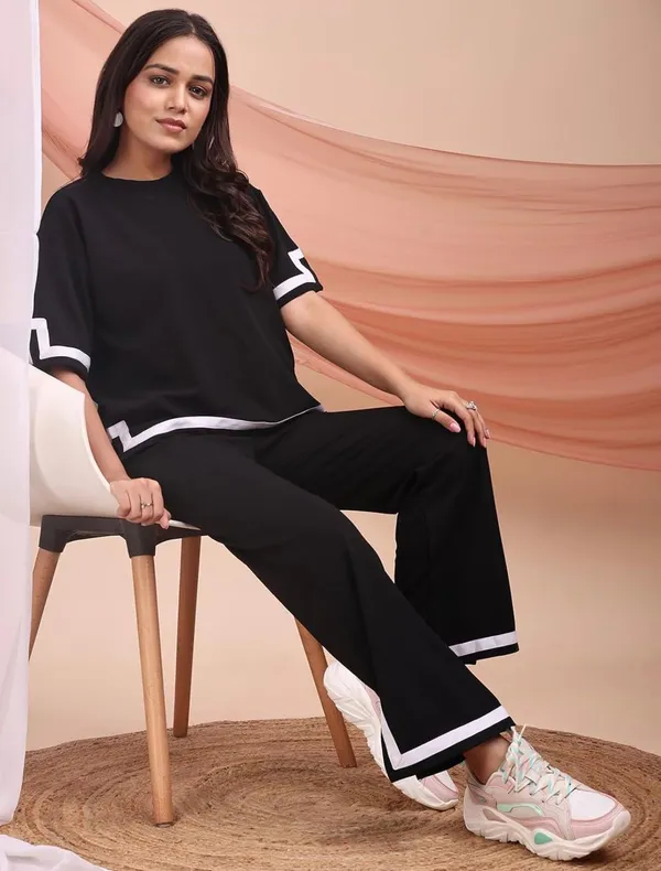 01_WMN'S_BLACK_CORD_SET