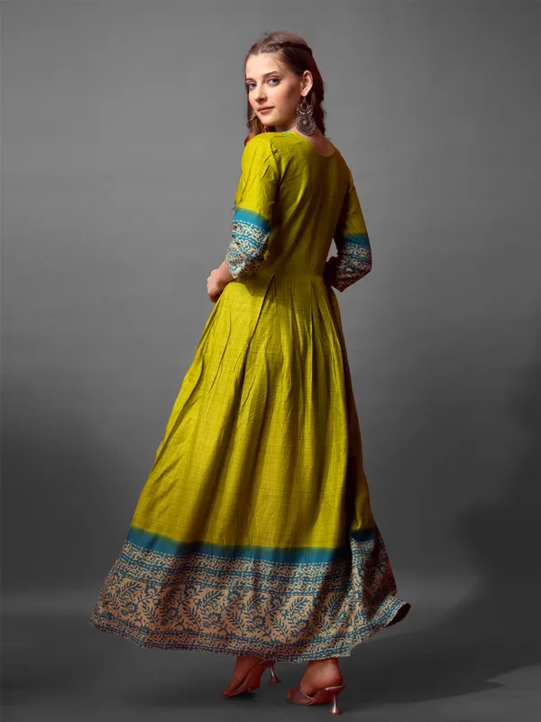 ARAD_GOWN_-_1165_-_Parrot_Anarkali_Gown