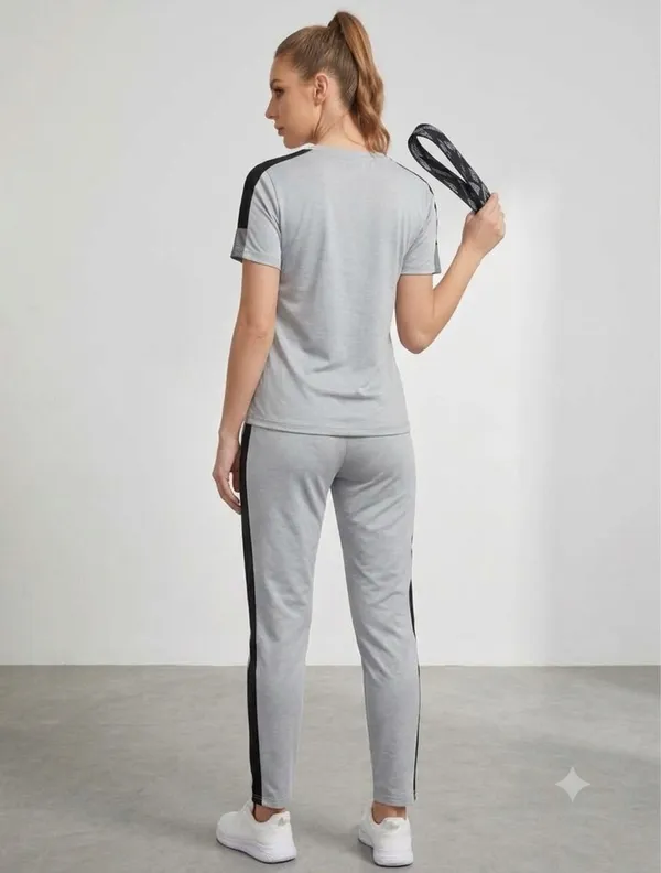 WMN'S_GREY_SINGAL_SIDE_STRIP_TRACKSUIT