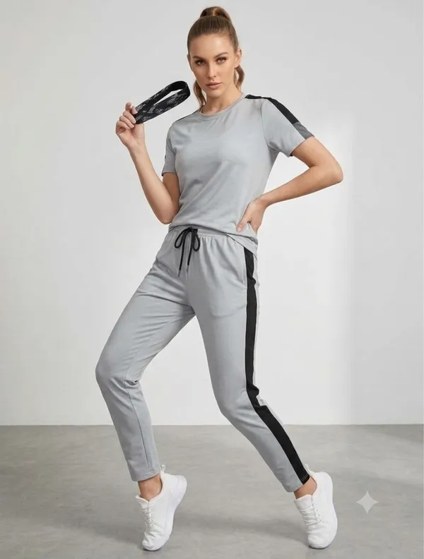 WMN'S_GREY_SINGAL_SIDE_STRIP_TRACKSUIT