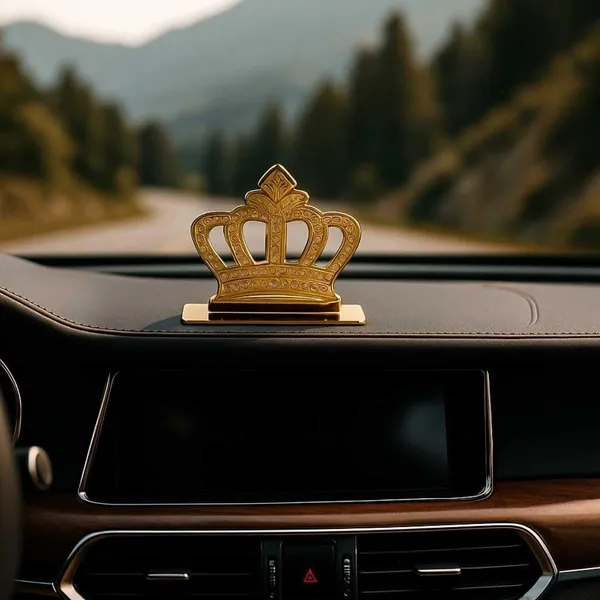 Car_Dashboard_Crown_Showpiece