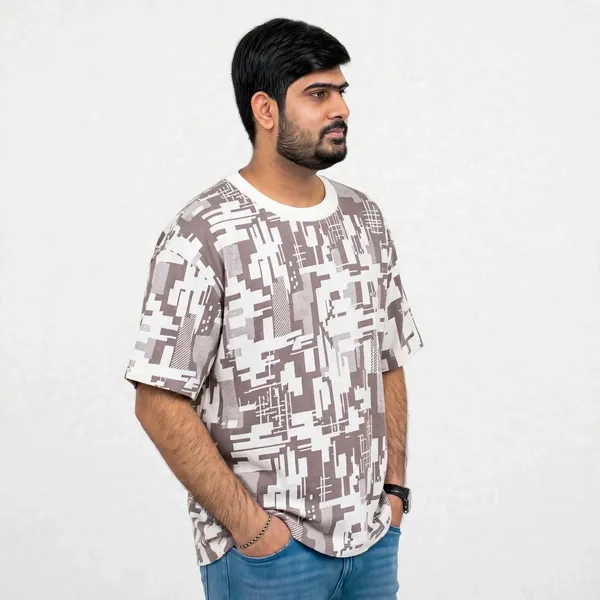 White_Geometric_Print_Crew_Neck_Oversized_T_Shirt_For_Men