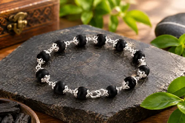Karungali_Black_Ebony_Wood_Beaded_with_silver_cappingBracelet_for_unisex-_Lab_Certified