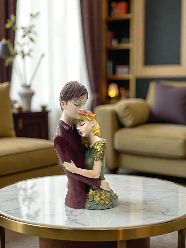 Romantic_Couple_Figurine