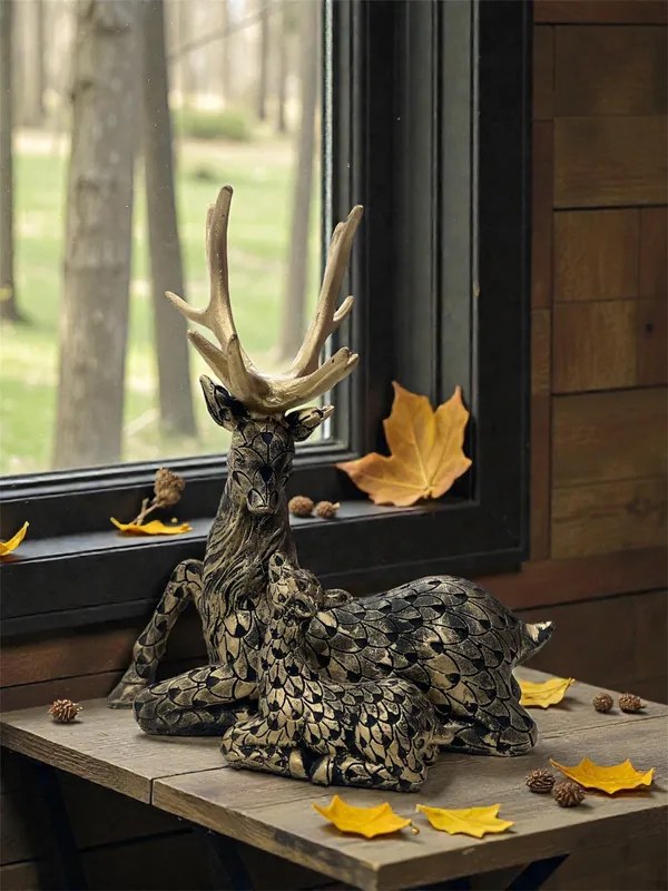 Antique_Style_Deer_Figurine