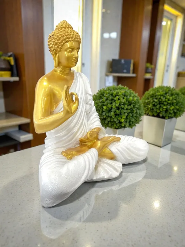 Meditating_Buddha_Gold_And_White_Finish_Statue