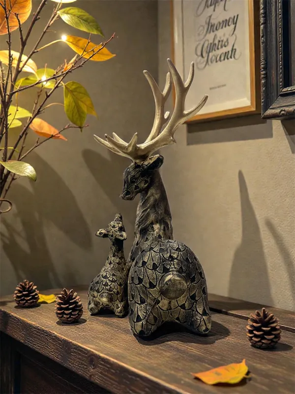 Antique_Style_Deer_Figurine