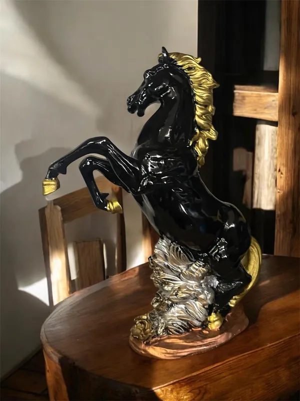 Black_Rearing_Horse_Decorative_Showpiece_Figurine