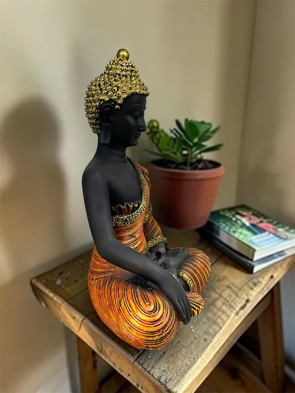 Black_And_Gold_Seated_Buddha_Decorative_Idol