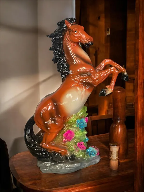 Brown_Rearing_Horse_Decorative_Figurine