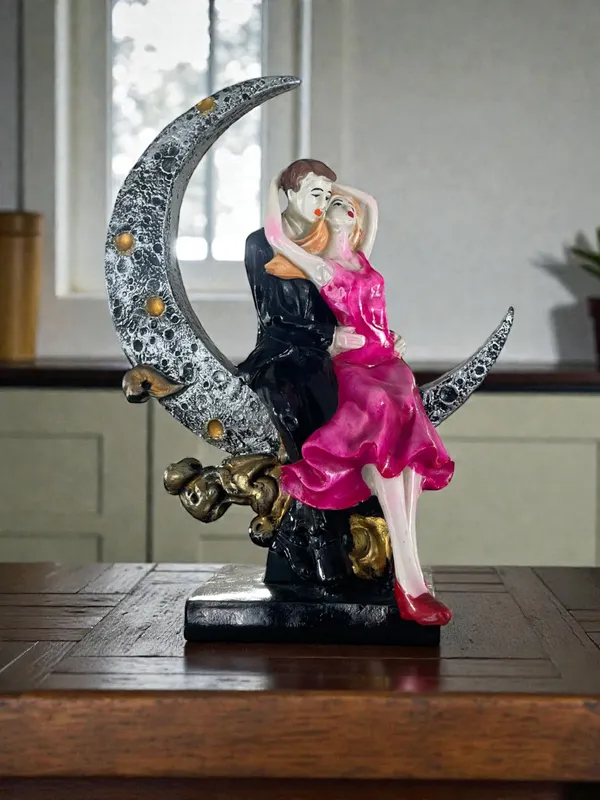 Crescent_Moon_Couple_Decorative_Figurine