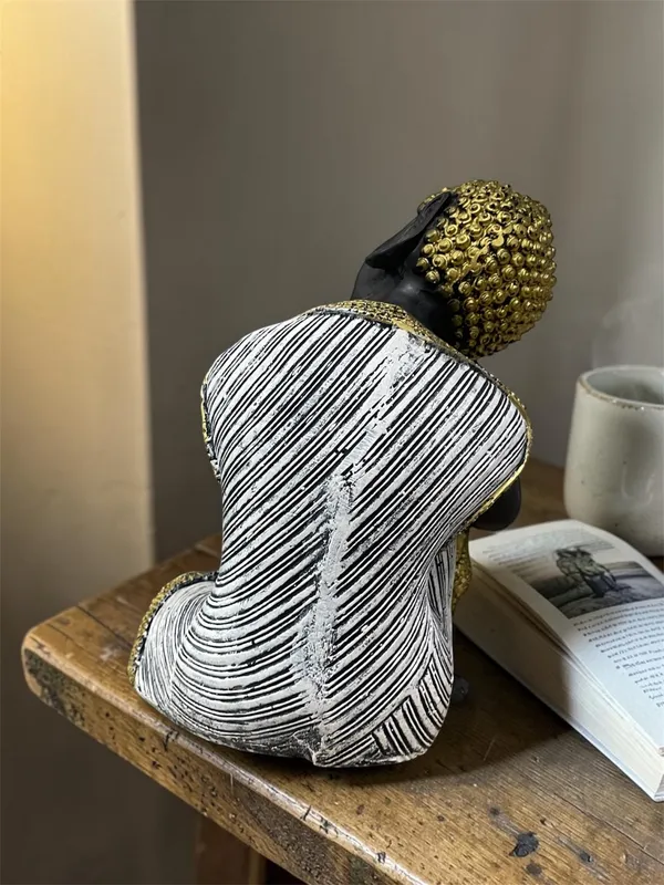 Black_Meditation_Buddha_Figurine