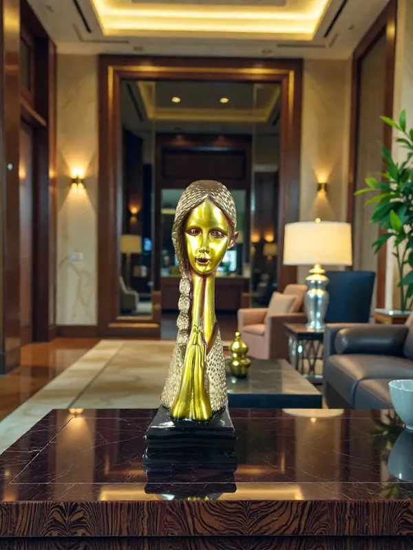 Gold_And_Black_Abstract_Woman_Figurine