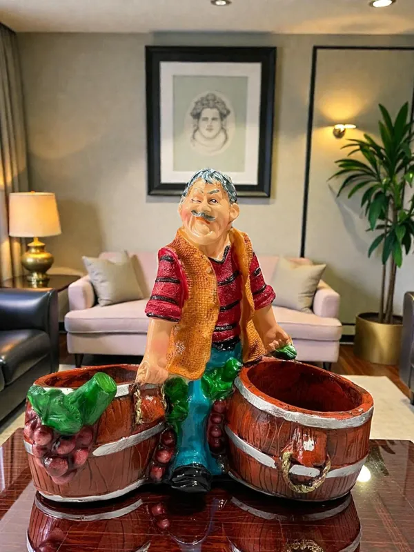 Decorative_Rustic_Figurine_Double_Barrel_Planter
