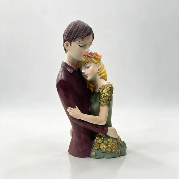 Romantic_Couple_Figurine