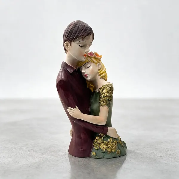 Romantic_Couple_Figurine