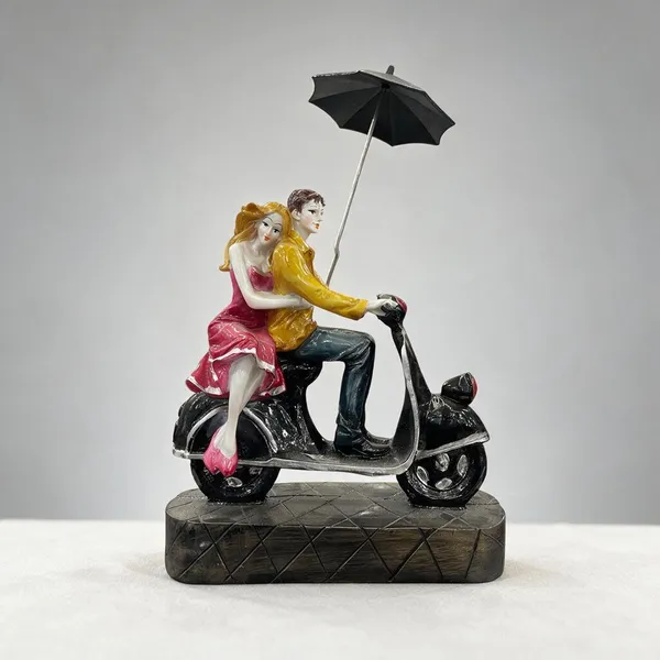 Couple_Riding_Scooter_Decorative_Figurine